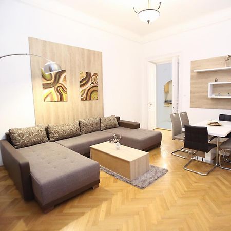 Venus Apartments - Opera IV Budapest Bagian luar foto